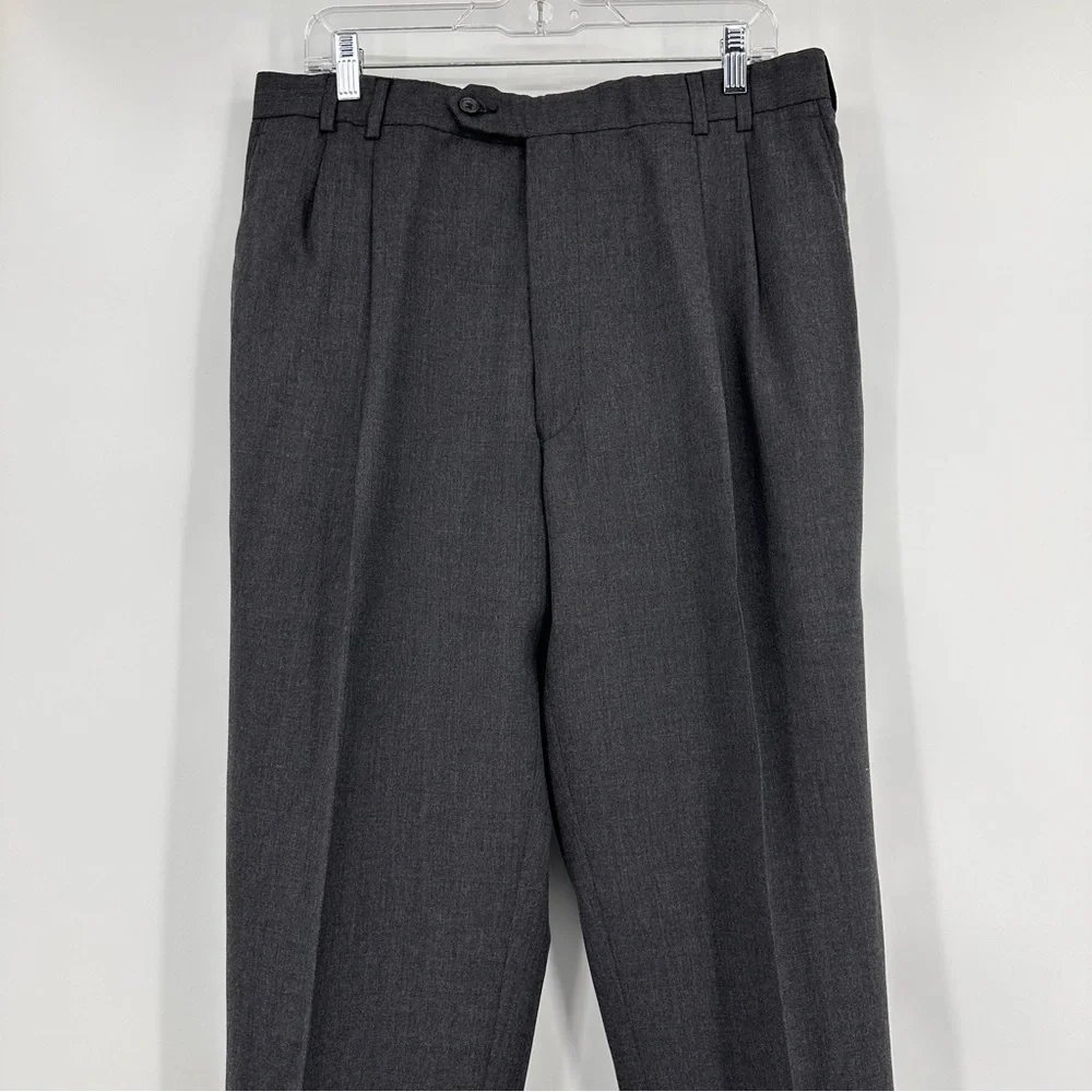 Joseph & Feiss International Trio Wool Gray 2 Piece Suit Size 44R
